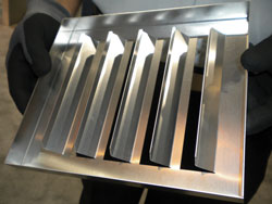 钣金加工企业如何通过引进自动化折弯成型设备降低生产成本，提高产品质量？-中山九游·官方站入口-JiuYou j9(中国)-九游·官方站入口-JiuYou j9(中国)