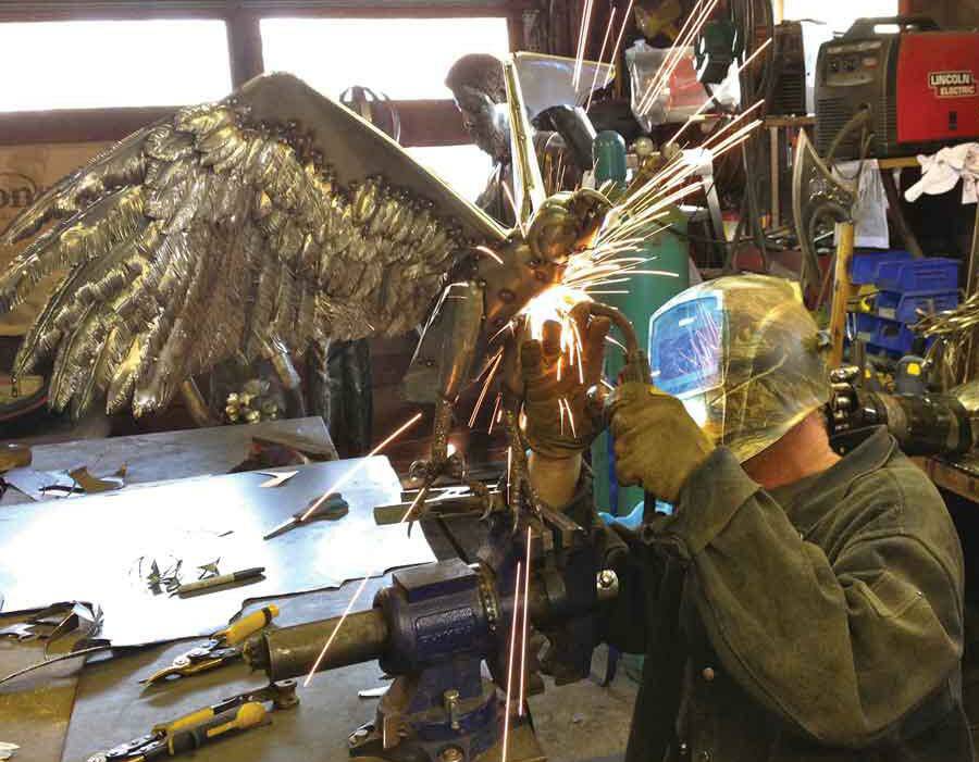 全球钣金新闻-金属制造狂：焊工制作动物的金属钣金-九游·官方站入口-JiuYou j9(中国)